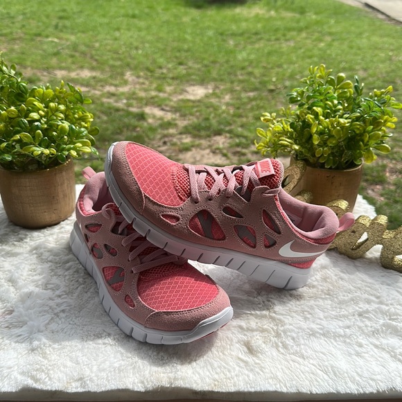 Nike Shoes - Nike Free Run Pink